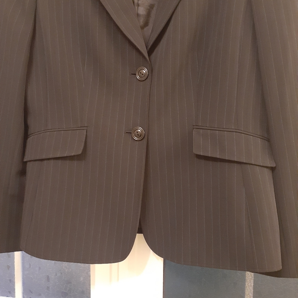 Tahari Plus Size Blazer (NWOT) - Picture 2 of 9